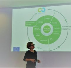 Cristina Sendra explaiing circular construction